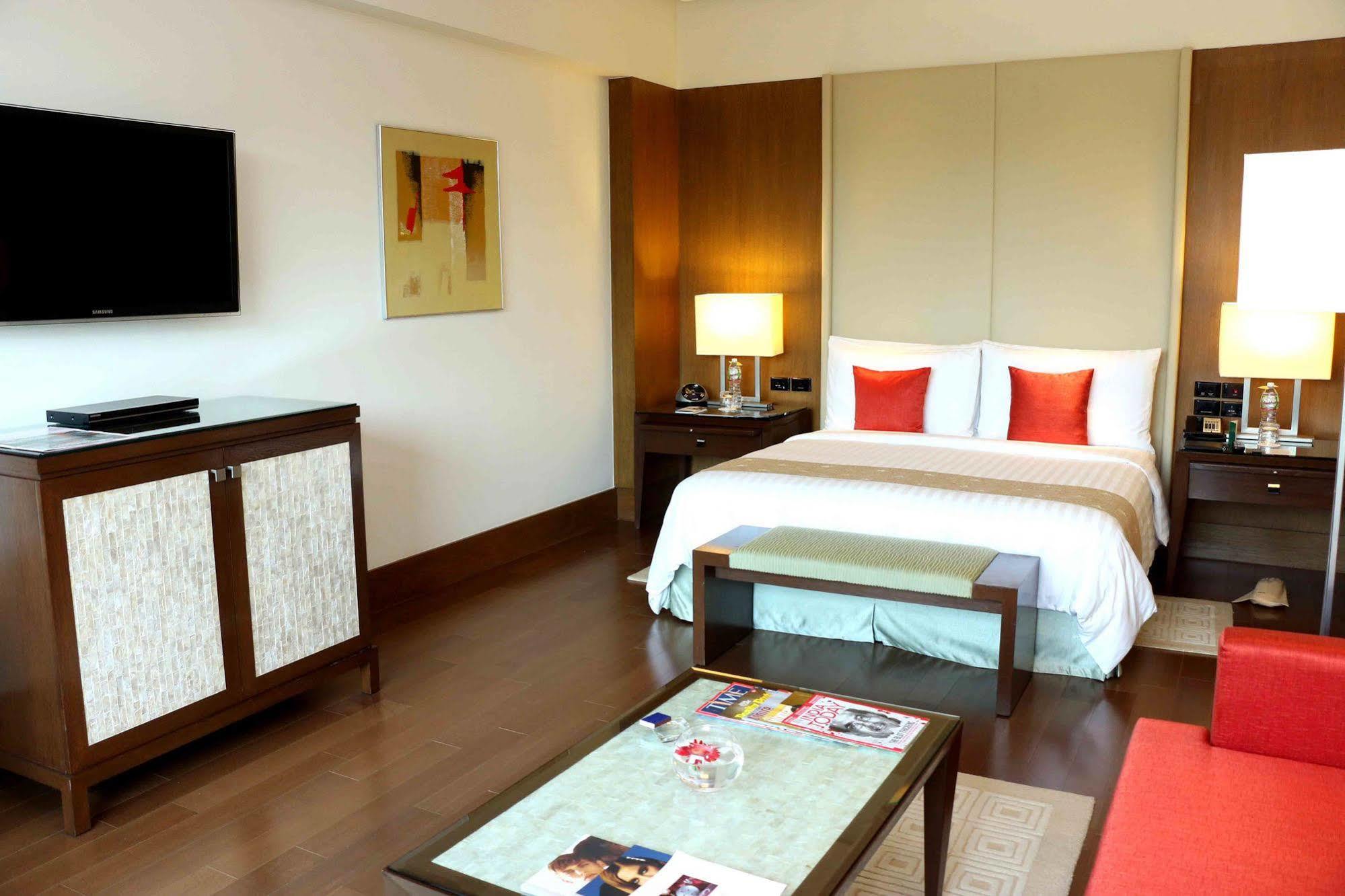 The Oberoi Gurgaon Hotel Esterno foto